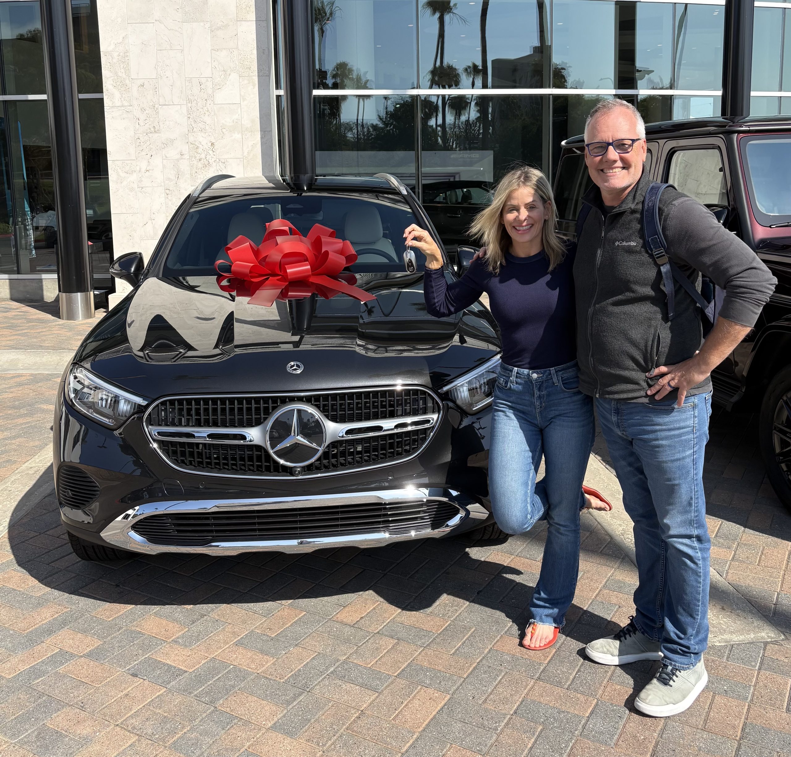 Chip with happy customer and new car